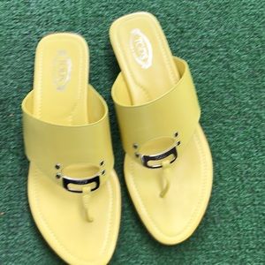 Tod’s amazing flip flops